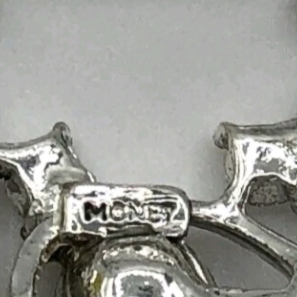 Vintage Monet Pink Rhinestones Silver Tone Wreath Brooch/Pin, October Birthstone - Picture 5 of 6